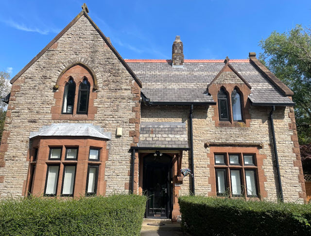 Hindley Cemetery Lodge & Gates